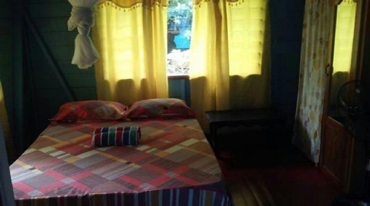 Shades Cottage Guesthouse Blue Hole Eksteriør bilde
