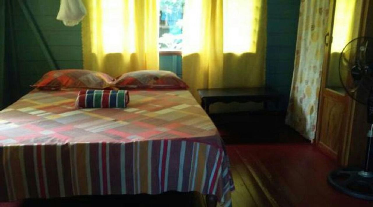 Shades Cottage Guesthouse Blue Hole Eksteriør bilde