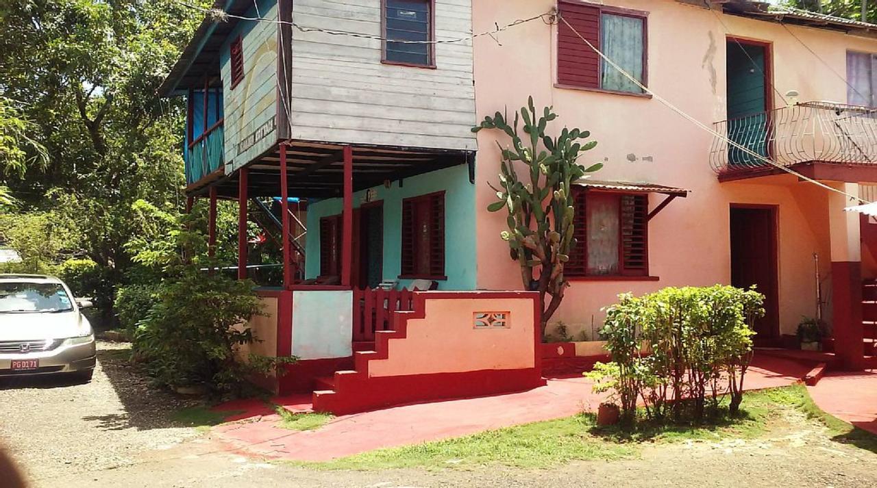 Shades Cottage Guesthouse Blue Hole Eksteriør bilde